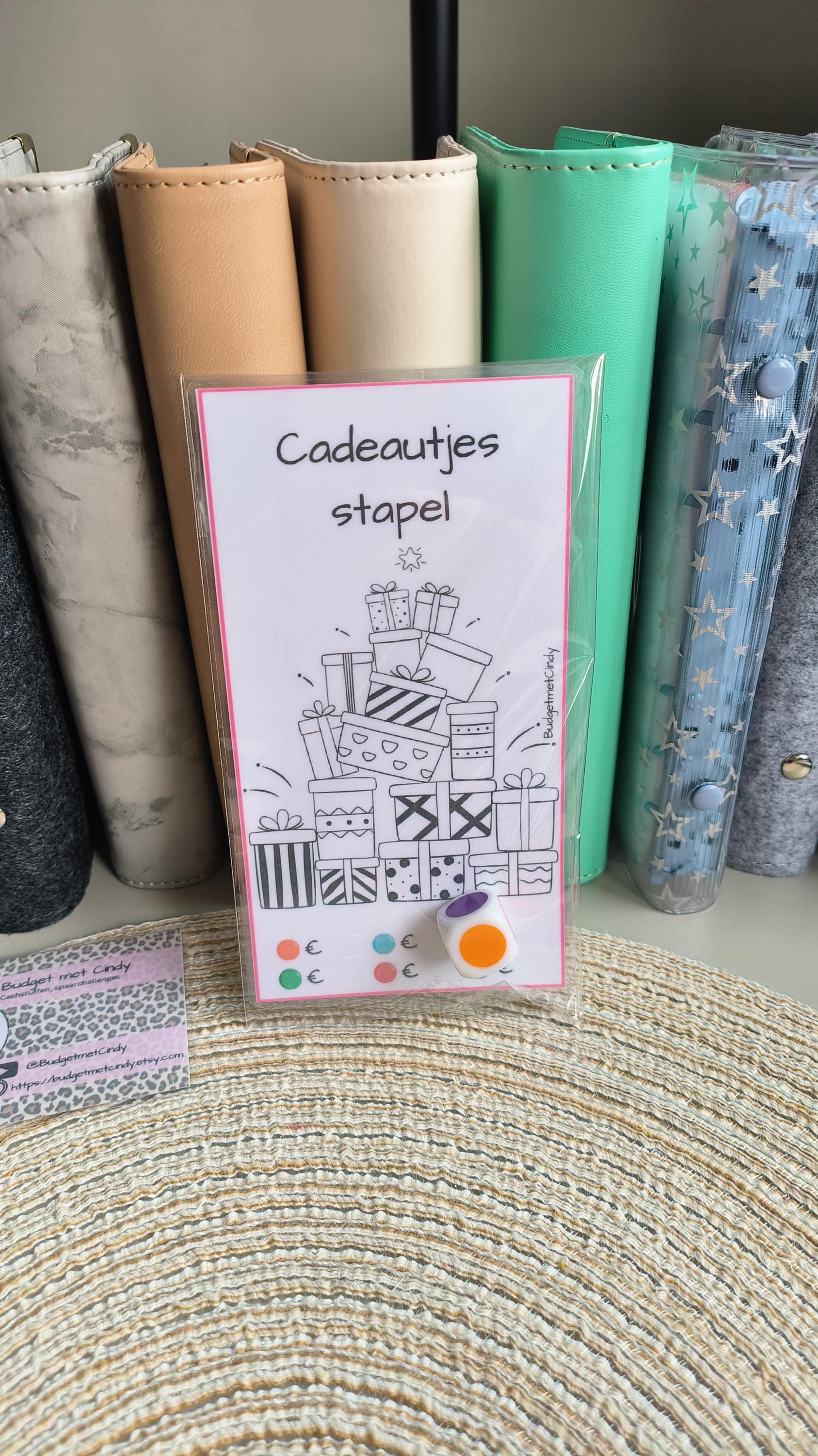 Setje spaarchallenge met kleuren dobbelsteen a6