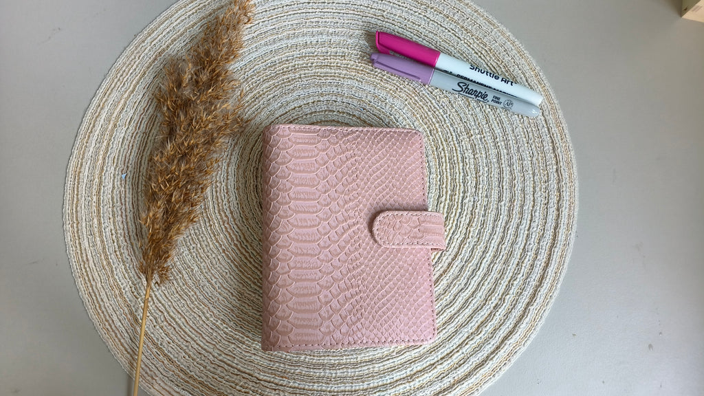 A7 binder croco