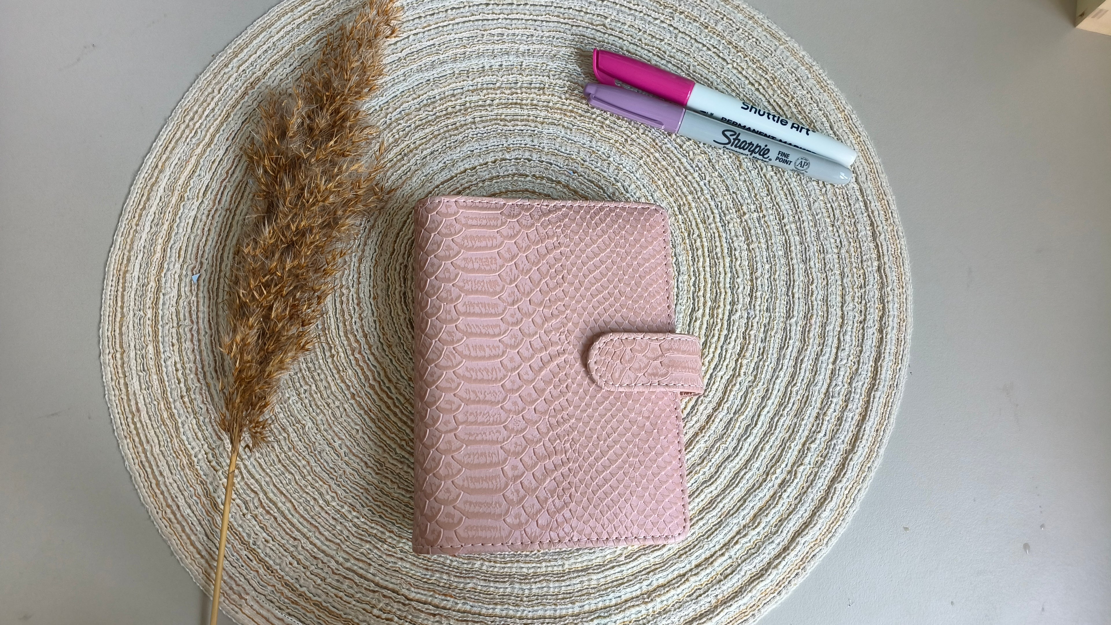 A7 binder croco