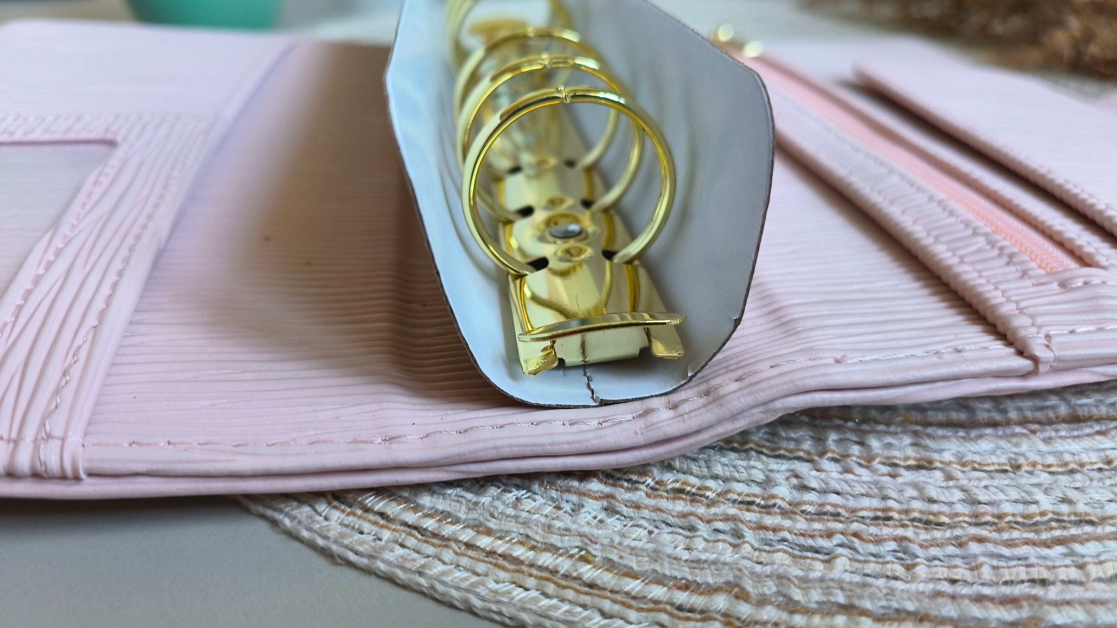 A6 binder luxe pale