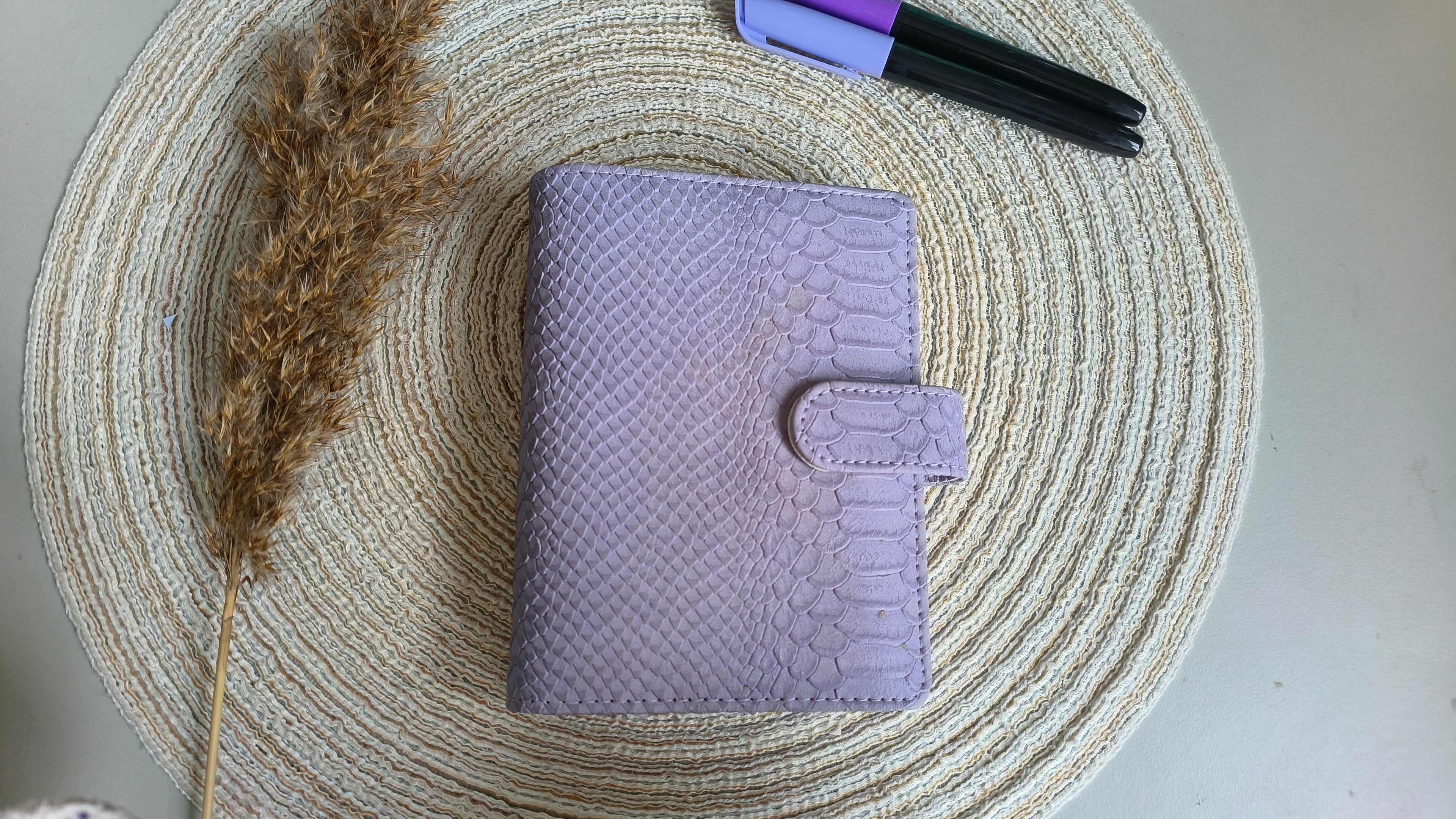 A7 binder croco